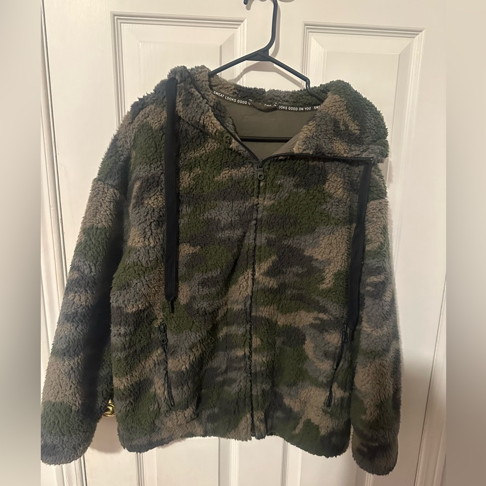 Oversized Women Camouflage Sherpa Jacket